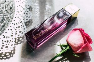 Michael Kors Sexy Blossom Fragrance – aşa miroase primăvara?
