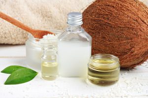 Beneficiile frumusetii uleiului de nucă de cocos pentru piele si par – Efecte si caracteristici